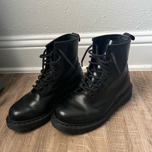 Black Dr Martens size 7 ladies and 6 men. Hardly worn.